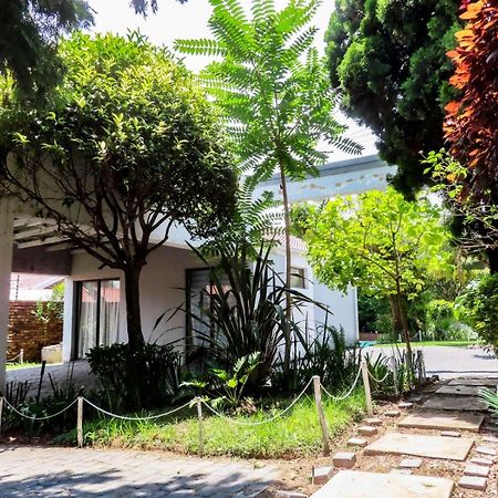 Corgi Guest House Johannesburg Exterior photo