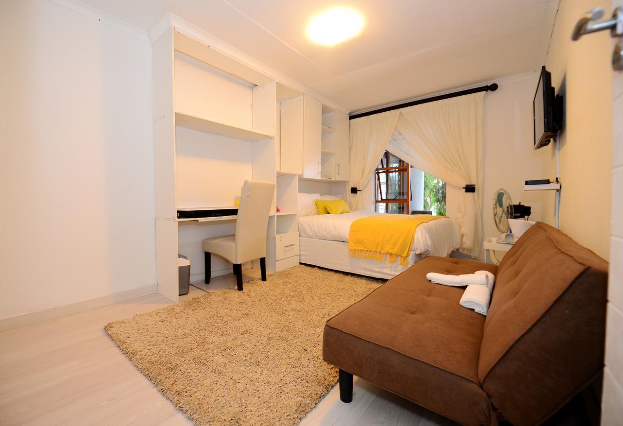 Corgi Guest House Johannesburg Exterior photo