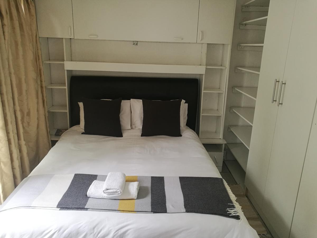 Corgi Guest House Johannesburg Exterior photo