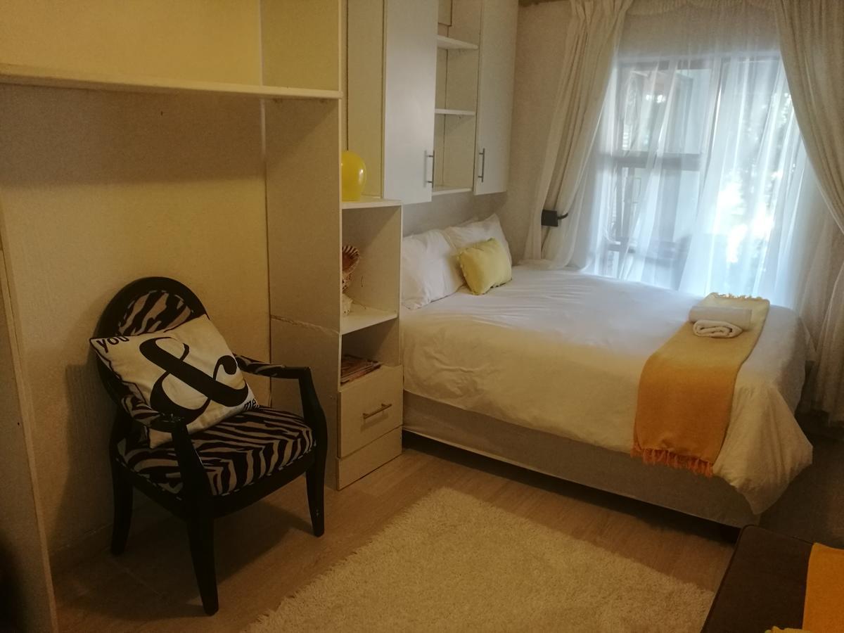 Corgi Guest House Johannesburg Exterior photo